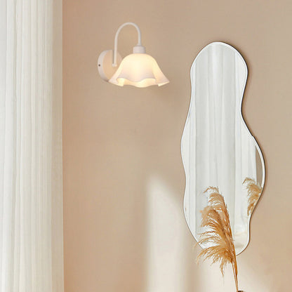 Nordic Acrylic Glass Flower Iron 1-Light Wall Sconce Lamp