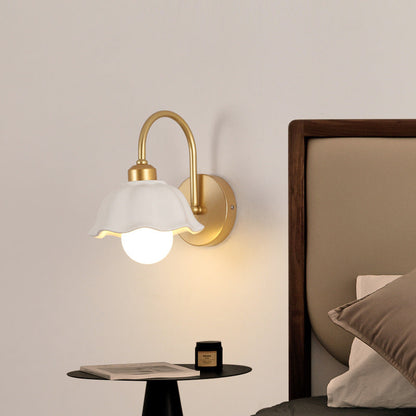 Nordic Acrylic Glass Flower Iron 1-Light Wall Sconce Lamp