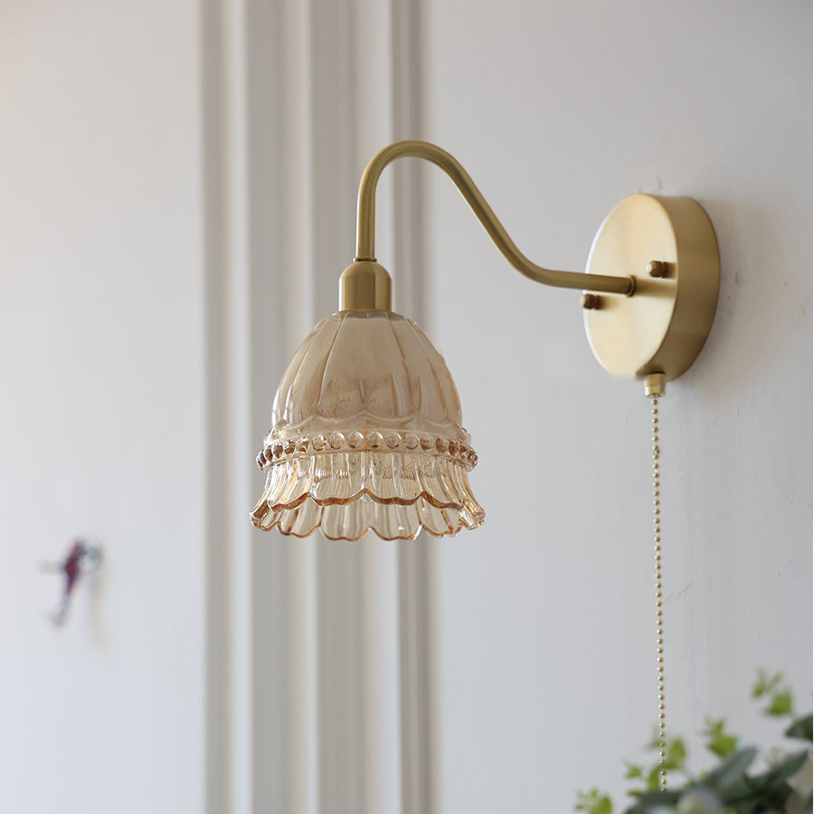 Pull Jellyfish Shape Brass Glass 1-Light Wall Sconce Lamp