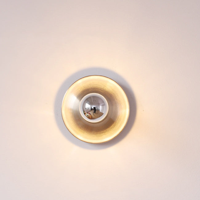 Modern Mid-Century UFO Shape Iron 1-Light Wall Sconce Lamp