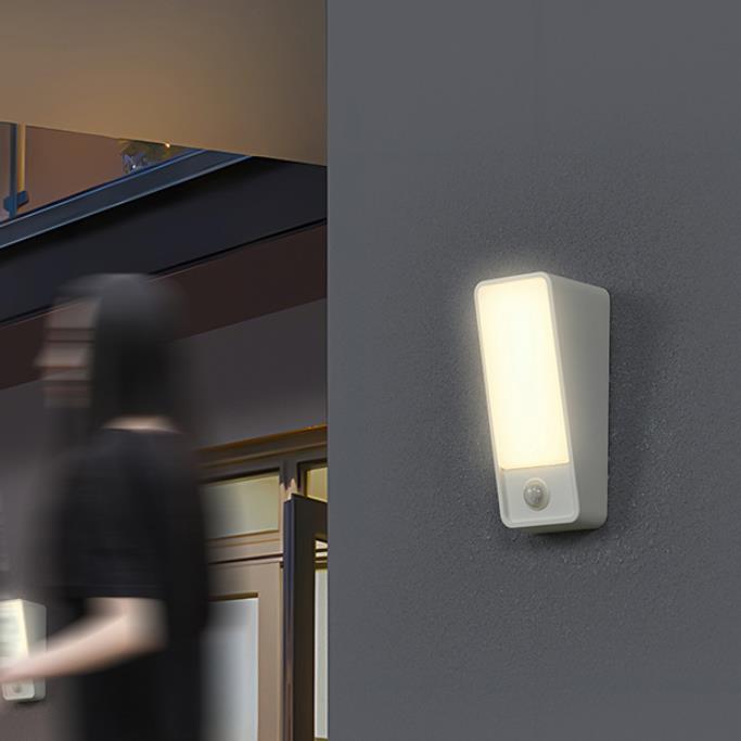 Waterproof Aluminum Acrylic LED Outdoor Wall Sconce Lamp