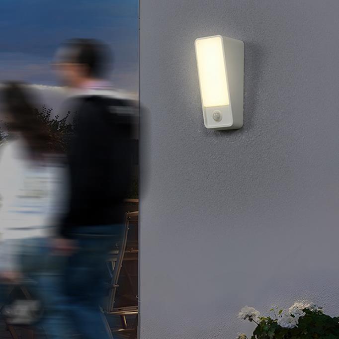 Waterproof Aluminum Acrylic LED Outdoor Wall Sconce Lamp