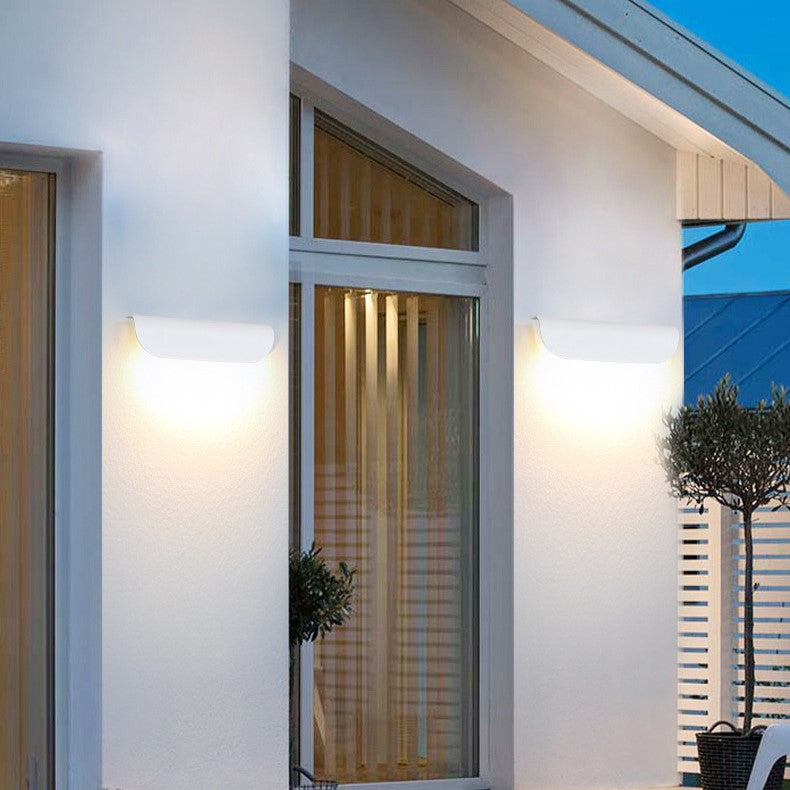 Minimalist Curved Aluminum LED Waterproof Wall Sconce Lamp