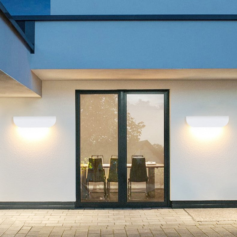 Minimalist Curved Aluminum LED Waterproof Wall Sconce Lamp
