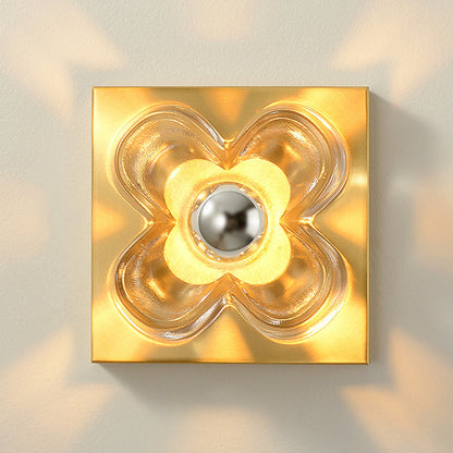 Brass Four-Leaf Clover Glass Shade 1-Light Wall Sconce Lamp