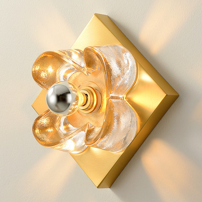 Brass Four-Leaf Clover Glass Shade 1-Light Wall Sconce Lamp