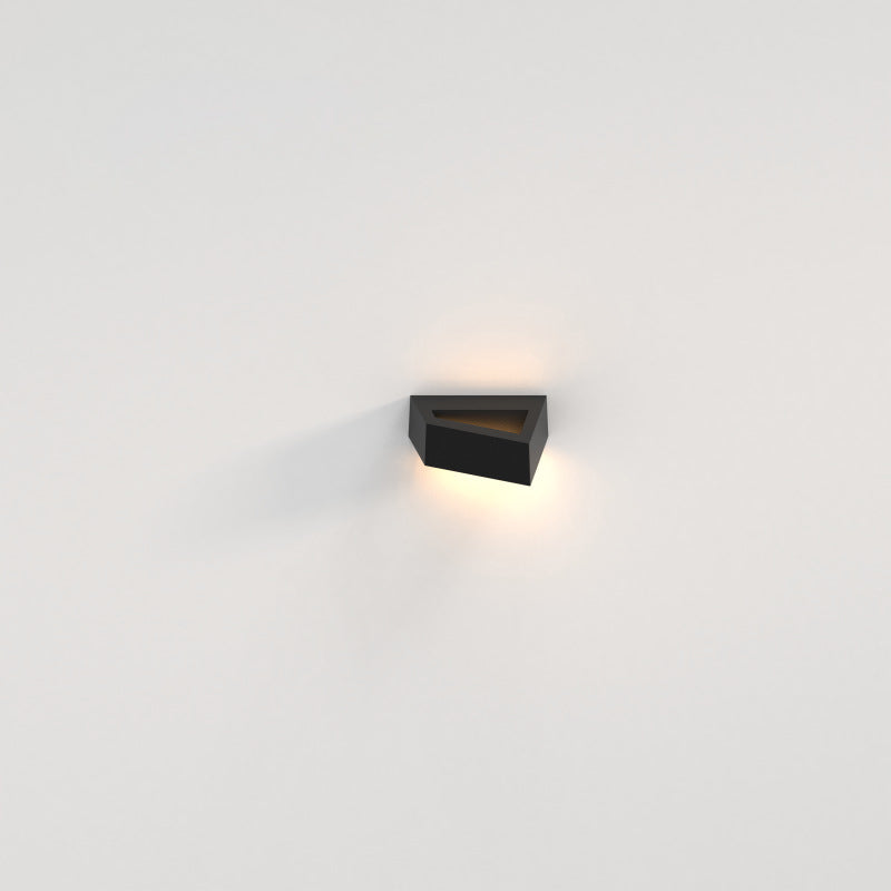 Simplicity Geometric Polygon Aluminum LED Wall Sconce Lamp