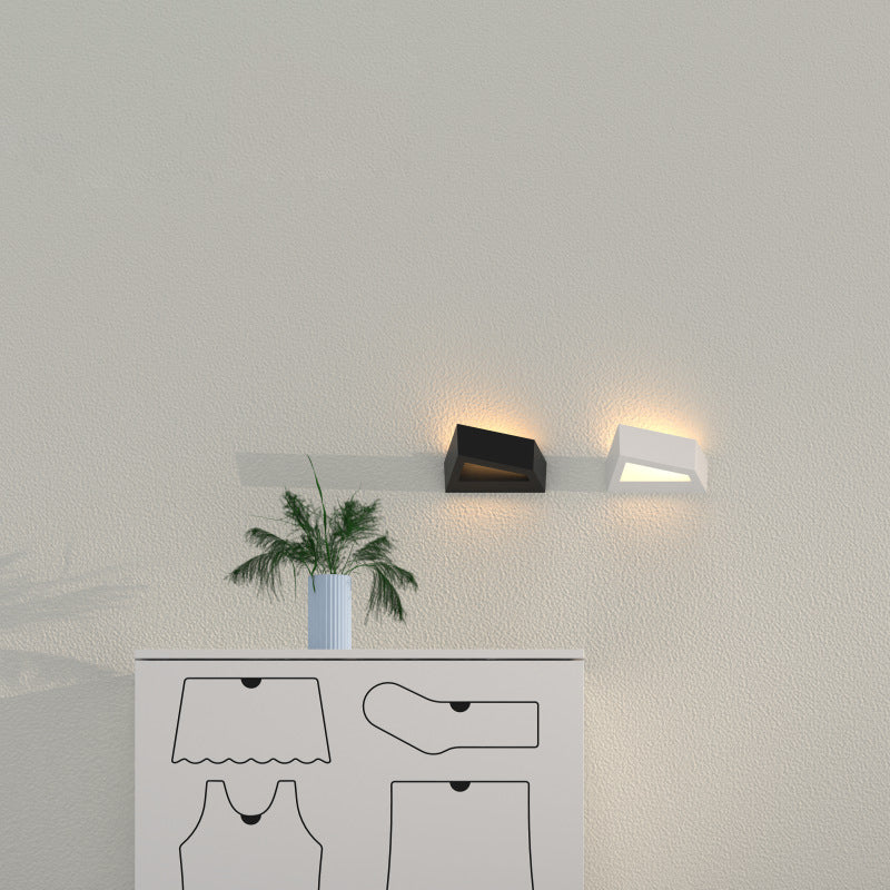 Simplicity Geometric Polygon Aluminum LED Wall Sconce Lamp