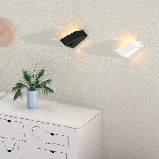 Simplicity Geometric Polygon Aluminum LED Wall Sconce Lamp