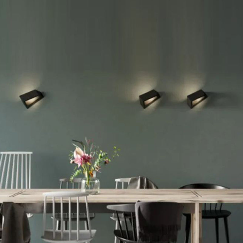 Simplicity Geometric Polygon Aluminum LED Wall Sconce Lamp