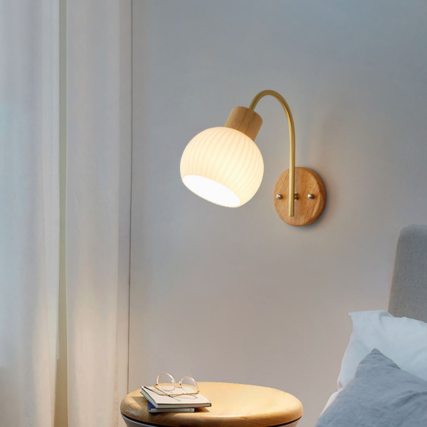 Scandinavian Molding Glass 1-Light Wall Sconce Lamp