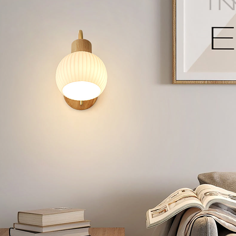 Scandinavian Molding Glass 1-Light Wall Sconce Lamp