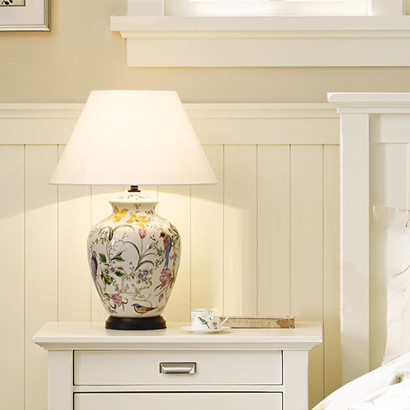 Traditional Bird Table Lamp