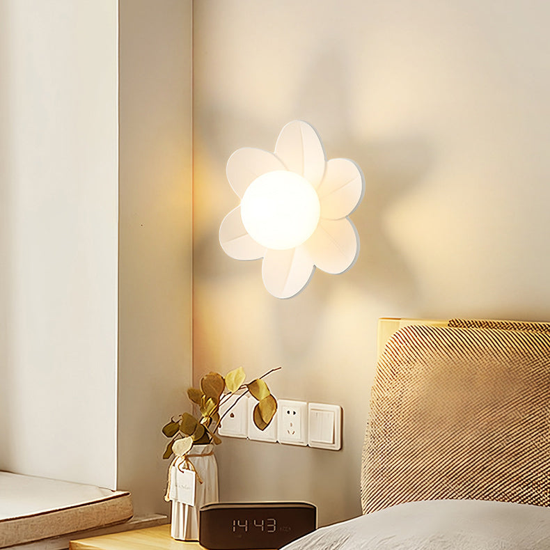 Scandinavian Floral Orb Resin 1-Light Wall Sconce Lamp