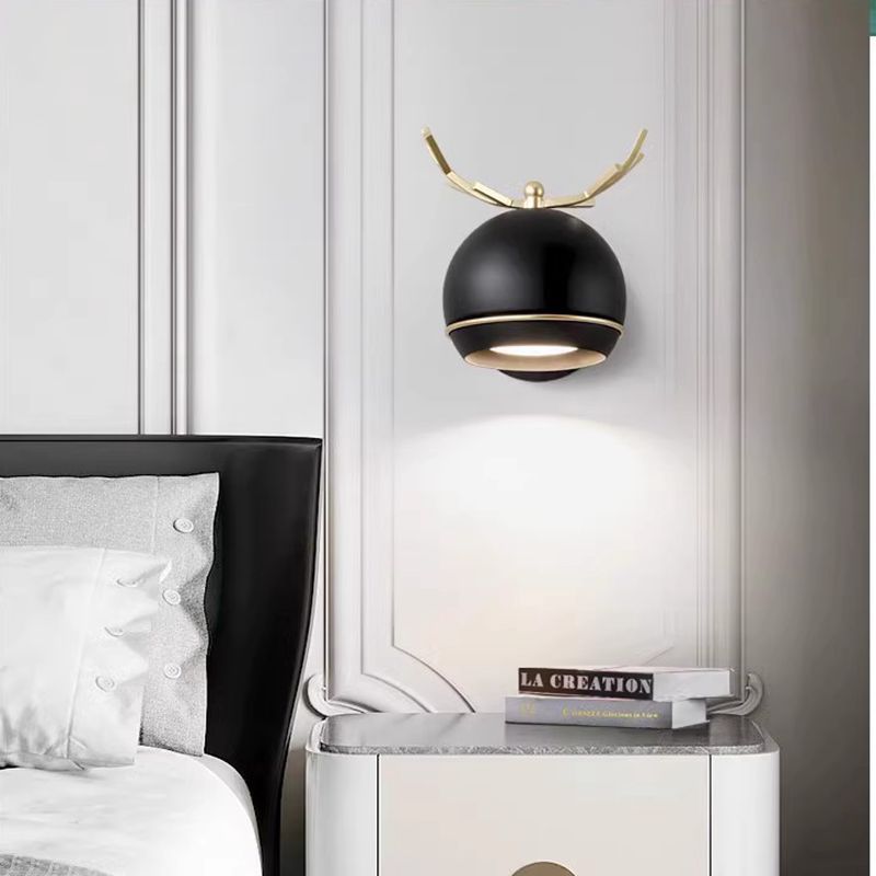 Creative Antlers Globe Iron 1-Light Wall Sconce Lamp