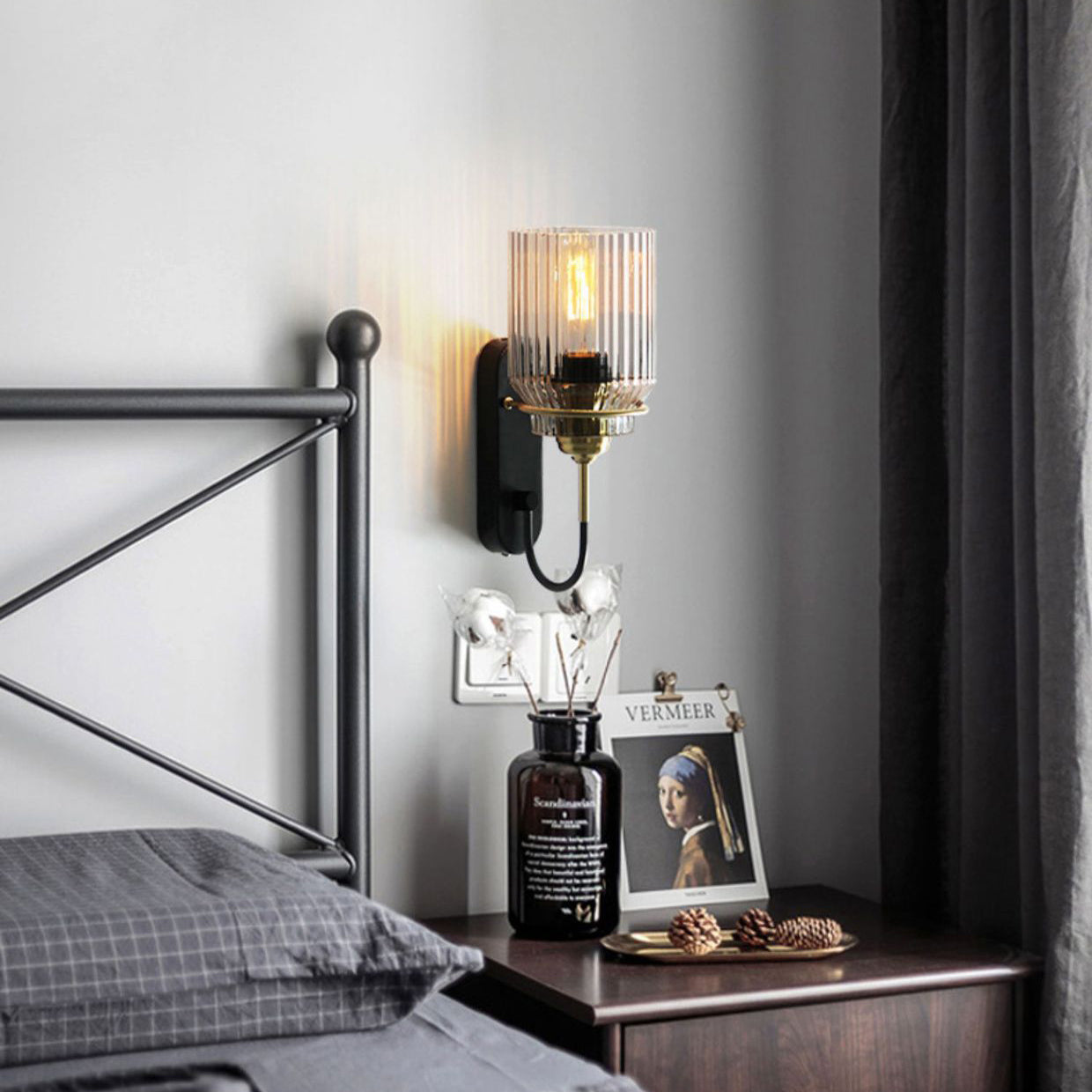 Modern Luxury Cylinder Iron Glass 1-Light Wall Sconce Lamp