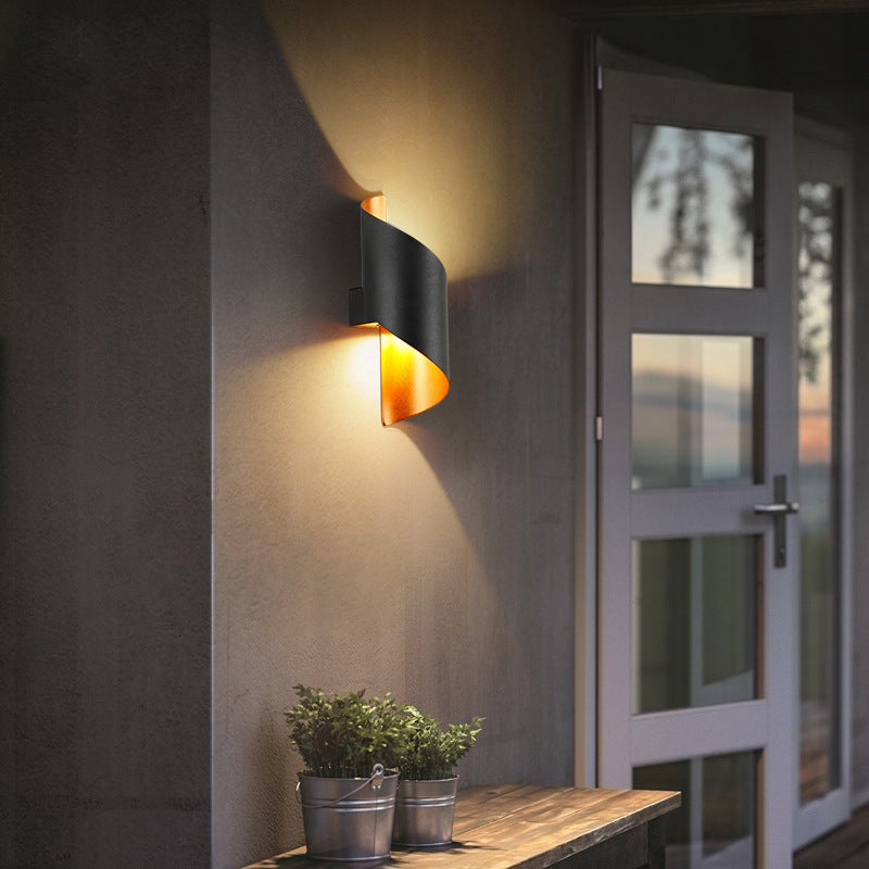 Modern Minimalist Curved PC Aluminum LED Wall Sconce Lamp