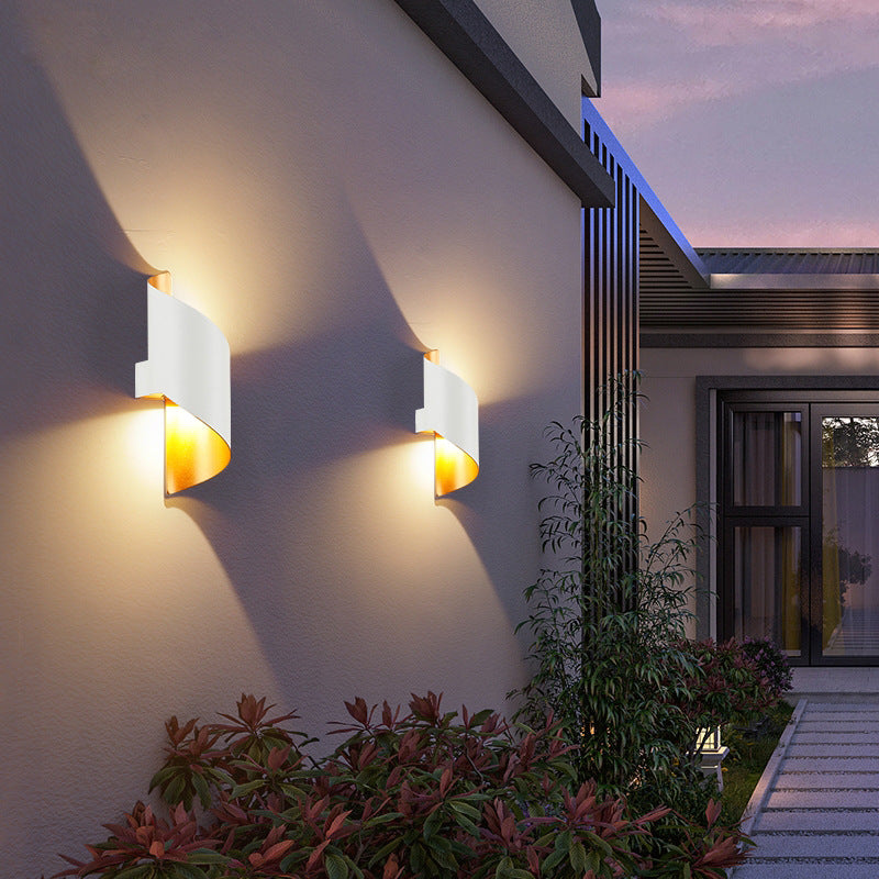 Modern Minimalist Curved PC Aluminum LED Wall Sconce Lamp