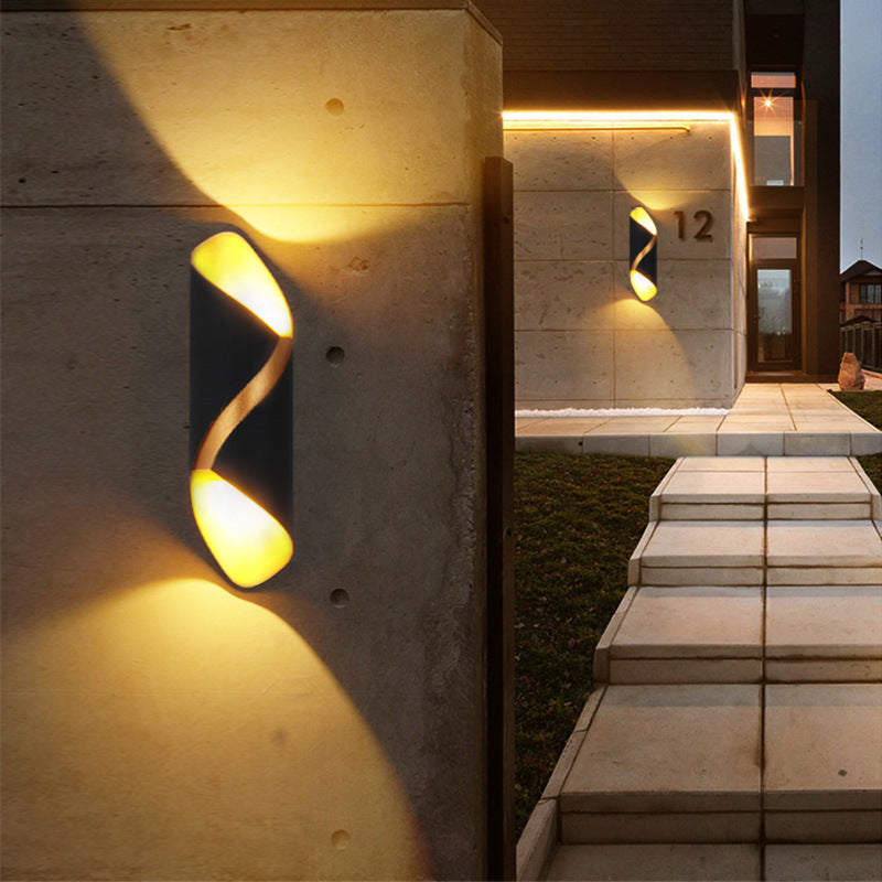 Modern Minimalist Curved PC Aluminum LED Wall Sconce Lamp