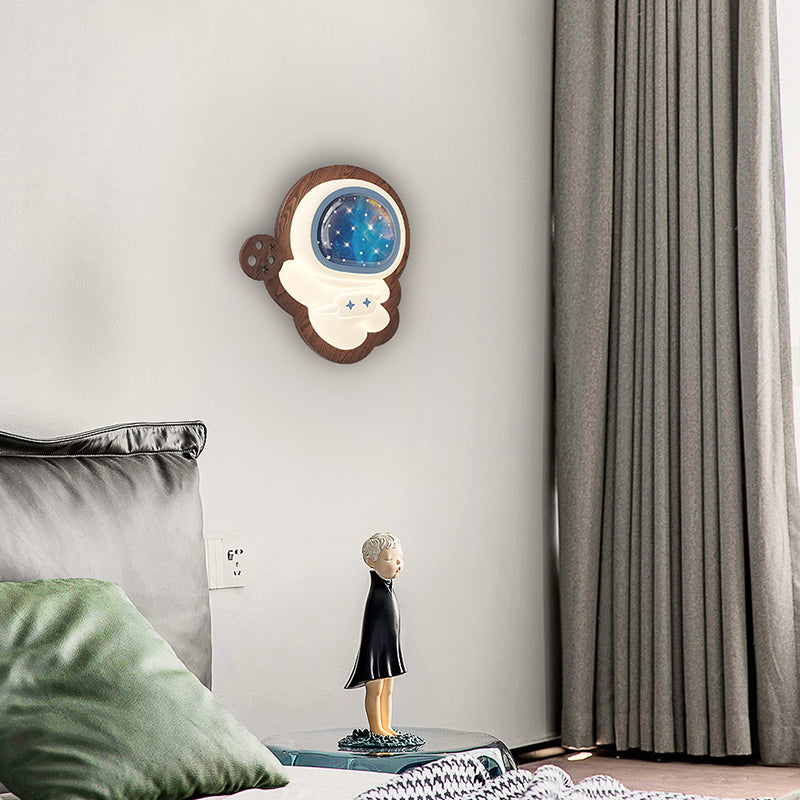 Art Deco Spaceman PE Rubberwood LED Kids Wall Sconce Lamp