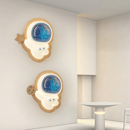 Art Deco Spaceman PE Rubberwood LED Kids Wall Sconce Lamp