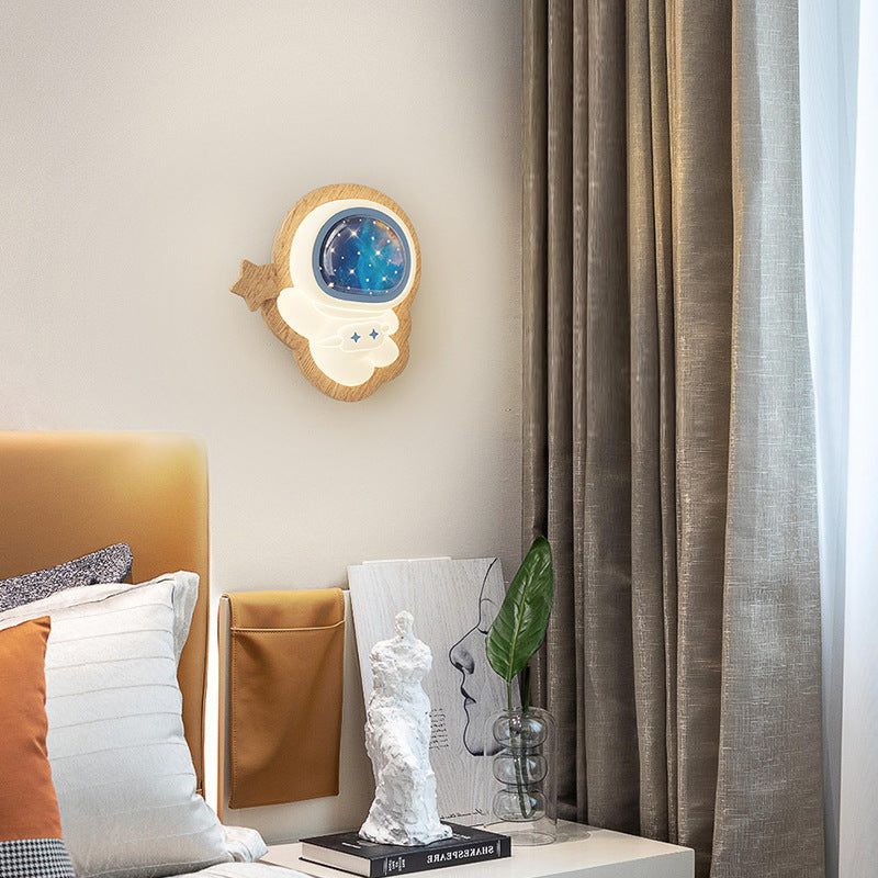 Art Deco Spaceman PE Rubberwood LED Kids Wall Sconce Lamp