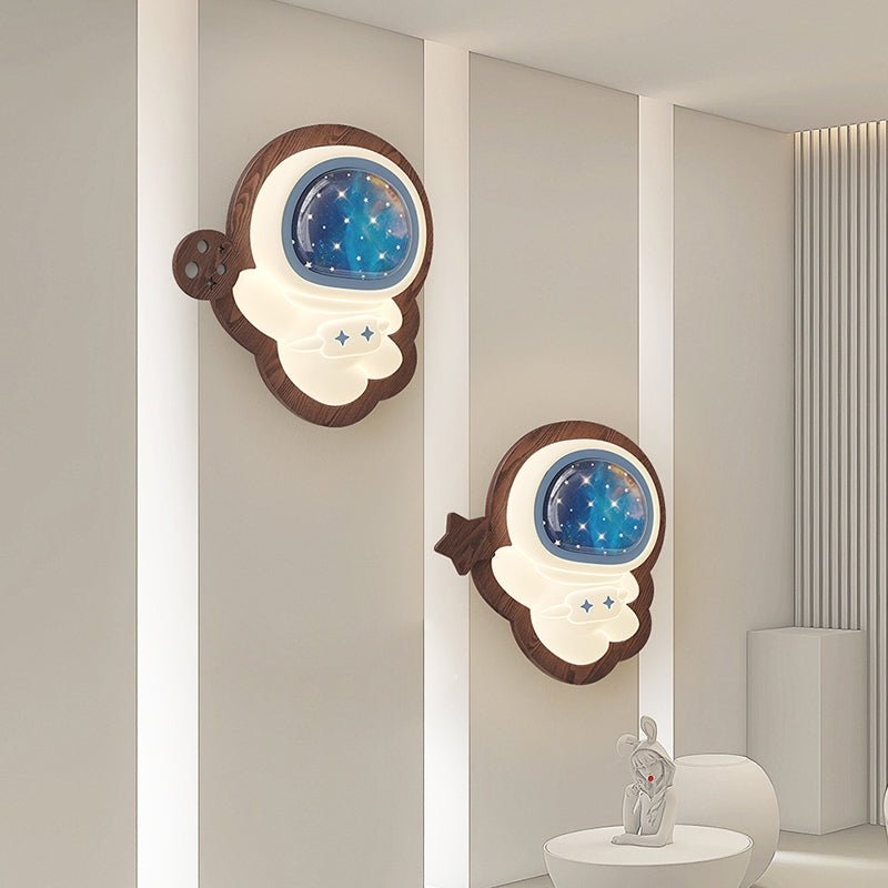 Art Deco Spaceman PE Rubberwood LED Kids Wall Sconce Lamp