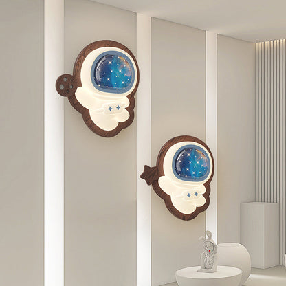 Art Deco Spaceman PE Rubberwood LED Kids Wall Sconce Lamp