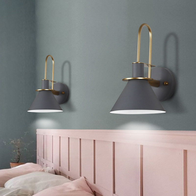 Scandinavian Curved Round Iron 1-Light Wall Sconce Lamp