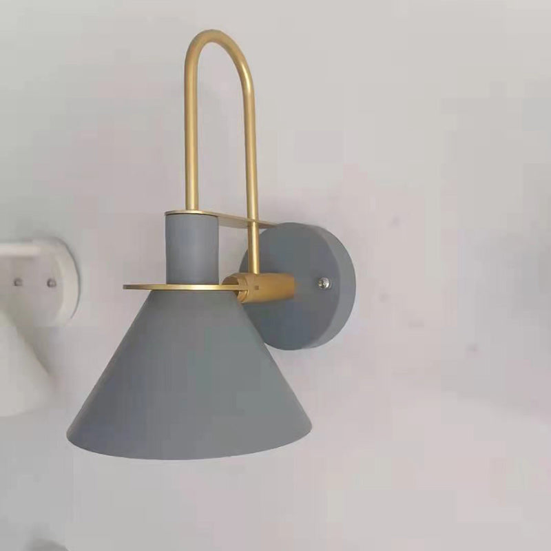 Scandinavian Curved Round Iron 1-Light Wall Sconce Lamp