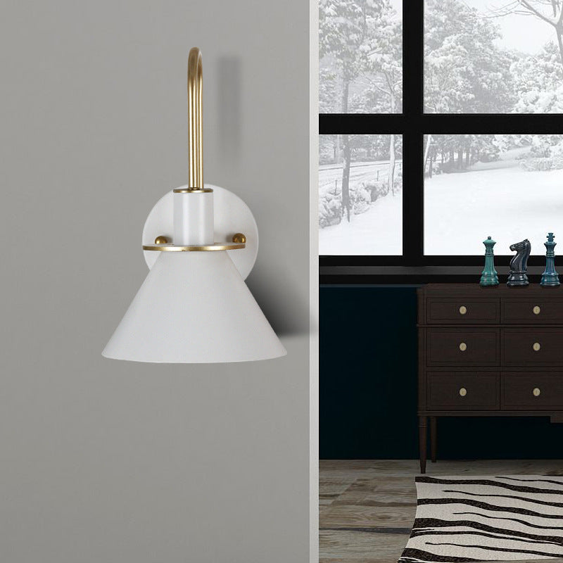 Scandinavian Curved Round Iron 1-Light Wall Sconce Lamp