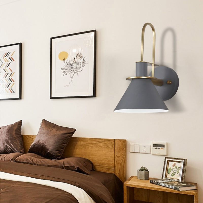 Scandinavian Curved Round Iron 1-Light Wall Sconce Lamp