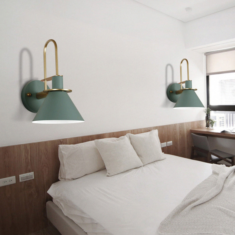 Scandinavian Curved Round Iron 1-Light Wall Sconce Lamp