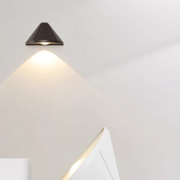 Simplicity Aluminum Triangle LED Wall Sconce Lamp