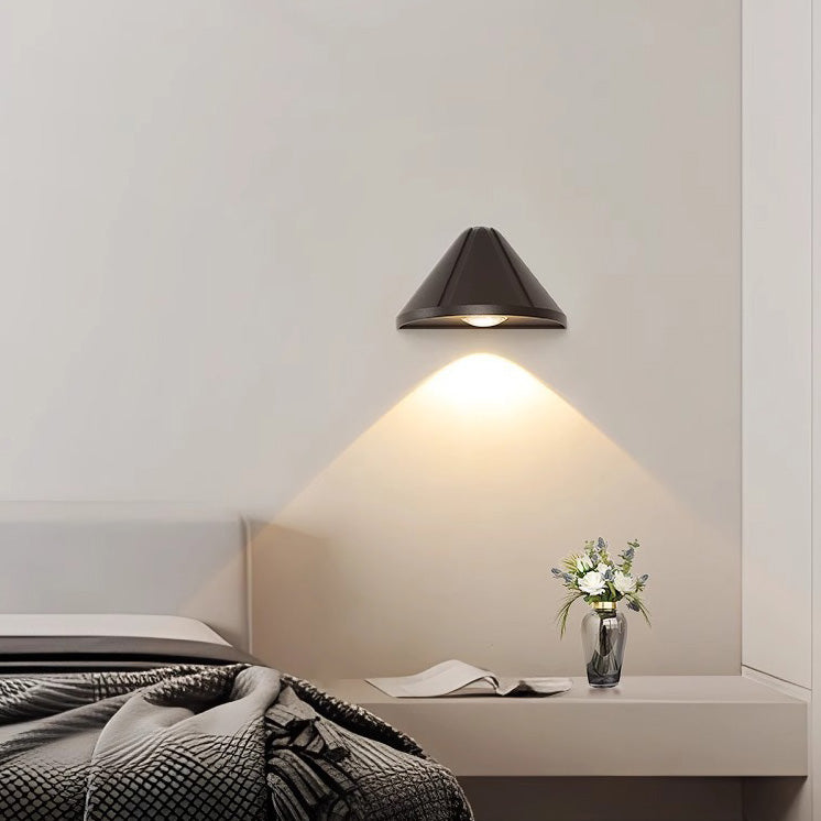 Simplicity Aluminum Triangle LED Wall Sconce Lamp