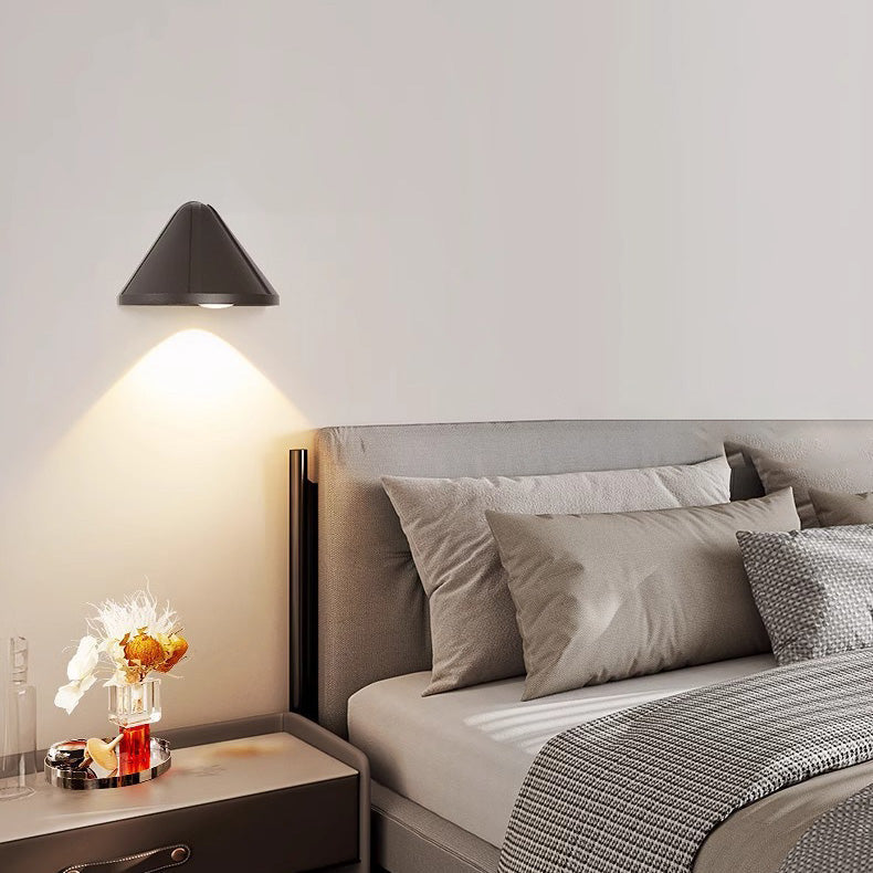 Simplicity Aluminum Triangle LED Wall Sconce Lamp