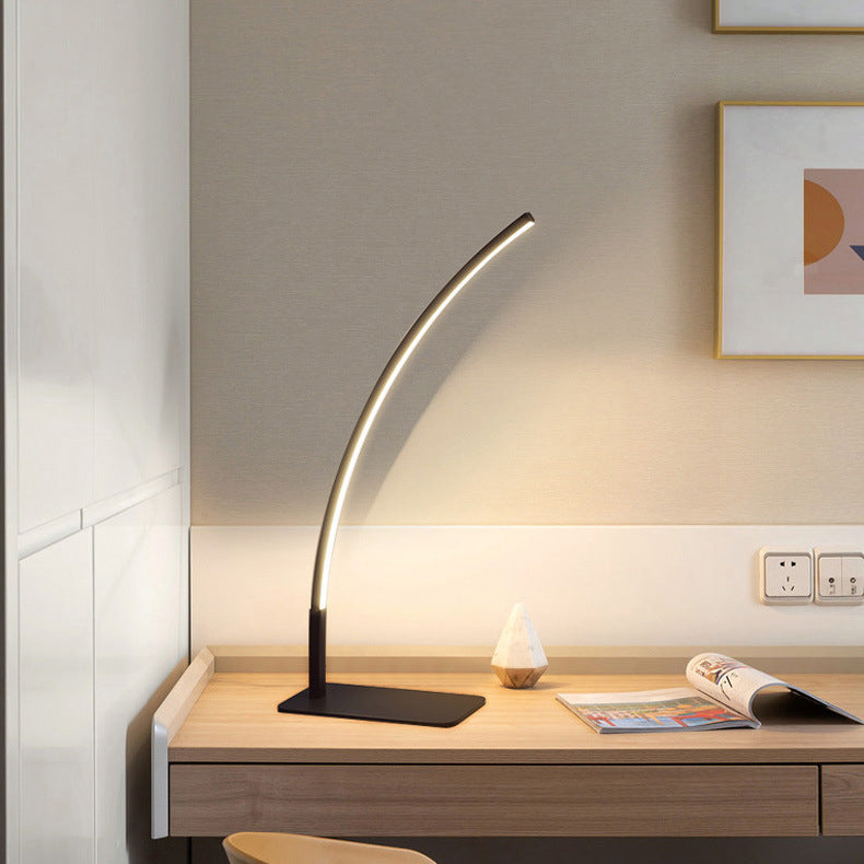Modern Aluminum Iron Table Lamp