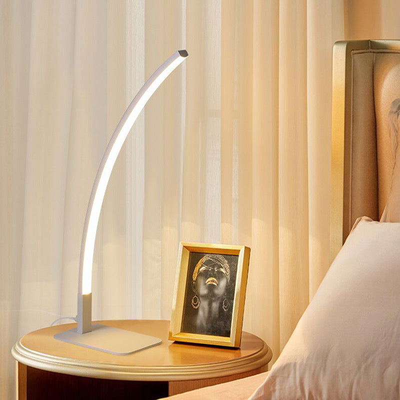 Modern Aluminum Iron Table Lamp