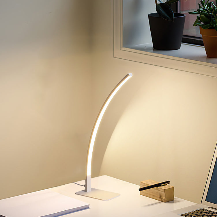 Modern Aluminum Iron Table Lamp