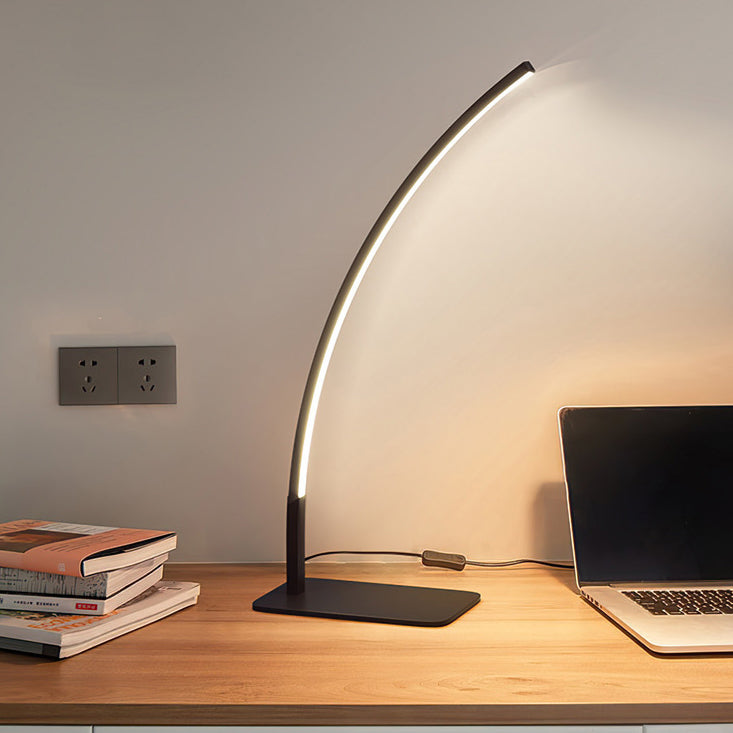 Modern Aluminum Iron Table Lamp
