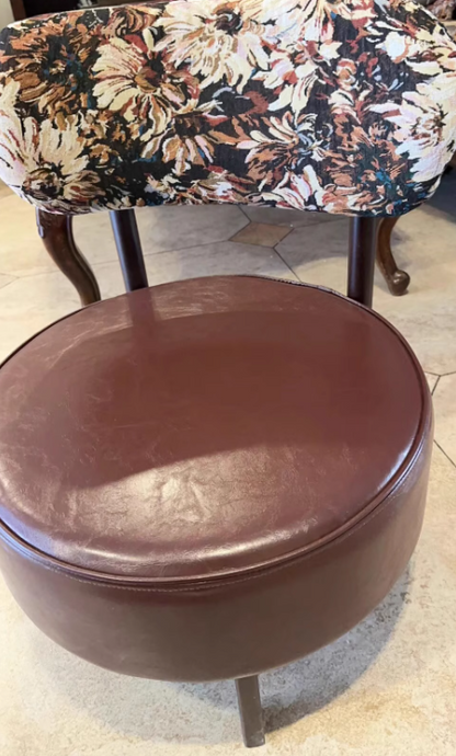 Traditional Leather Chair
