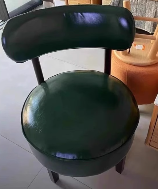 Traditional Leather Chair