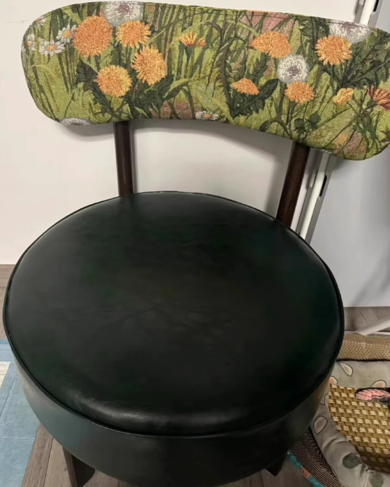 Traditional Leather Chair