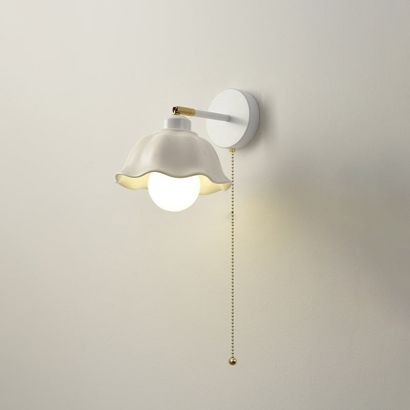 Modern Art Deco Flower Round 1-Light Wall Sconce Lamp