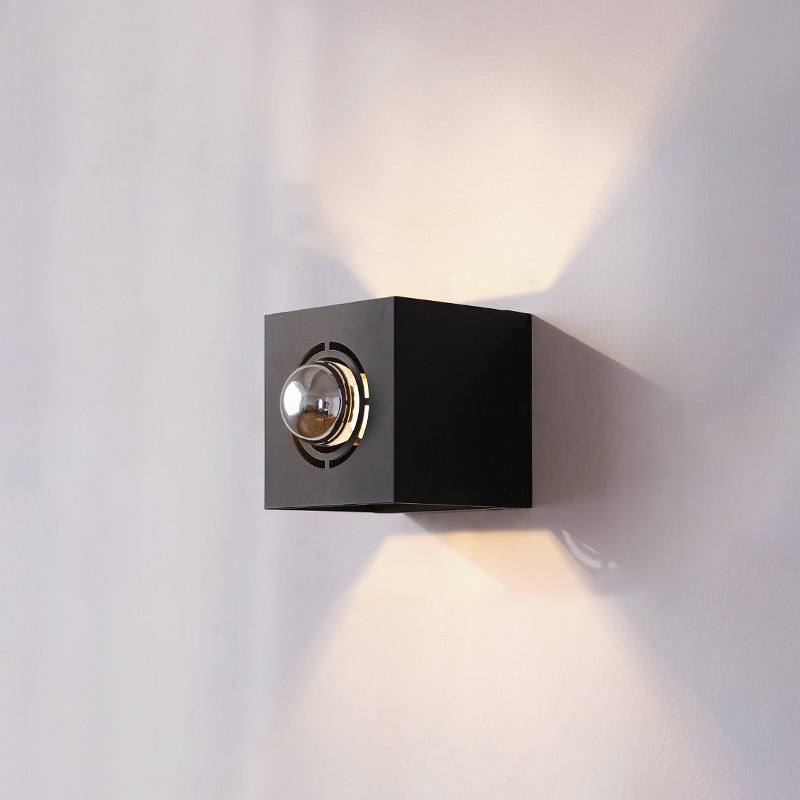 Modern Minimalist Square Iron 1-Light Wall Sconce Lamp