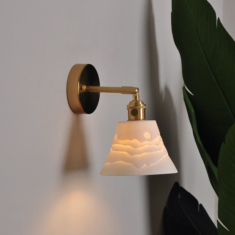 Minimalist Ceramic Mural Horn 1-Light Wall Sconce Lamp