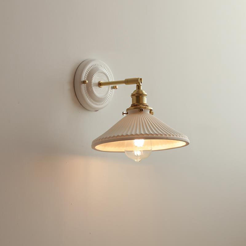 Traditional Vintage Ceramic Brass 1-Light Wall Sconce