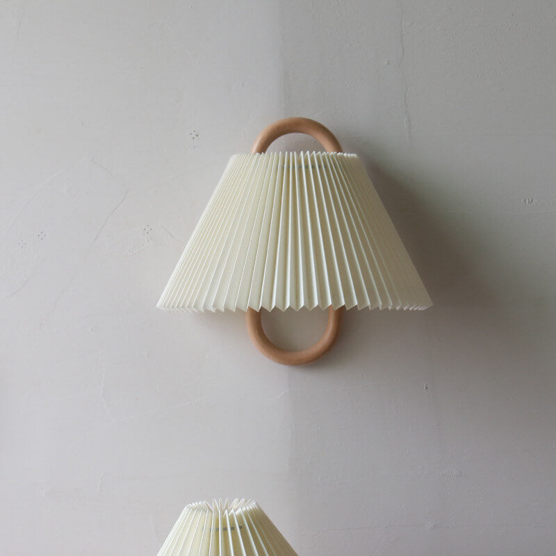 Modern Solid Wood Pleated Semicircle 1-Light Wall Sconce