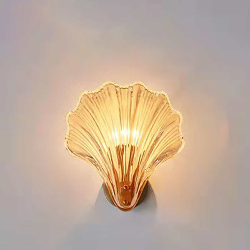 Shell Glass Brass Finish Frame 1-Light Wall Sconce Lamp
