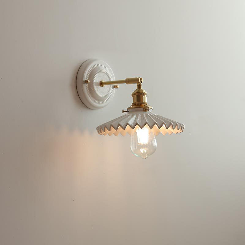 Traditional Vintage Ceramic Brass 1-Light Wall Sconce